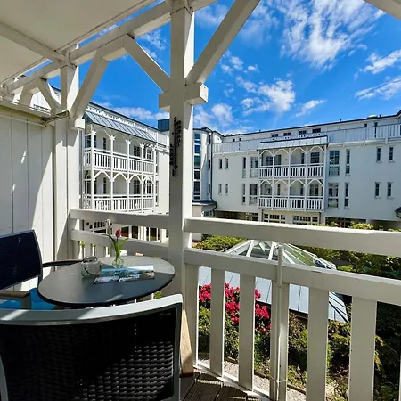 Apartment 326, Seepark *